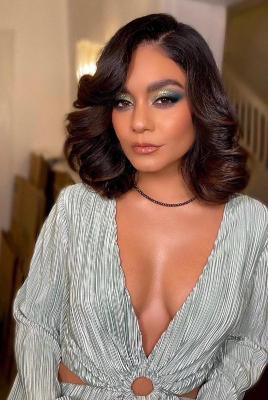 VANESSA HUDGENS - Instagram Photos 12/18/2021
