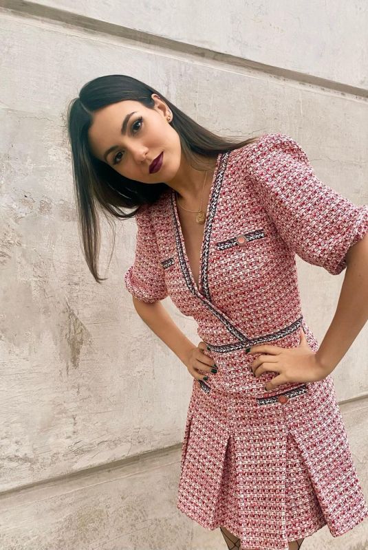 VICTORIA JUSTICE - Instagram Photo 12/29/2021