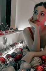 VICTORIA JUSTICE - Instagram Photos 12/25/2021