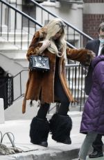 WENDY WILLIAMS Out with Her Son in New York 12/27/2021