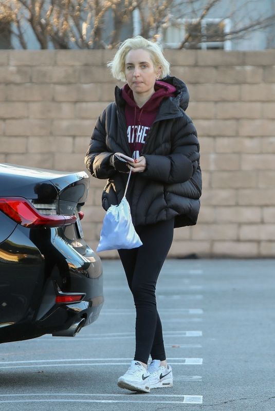 ZOE LISTER-JONES Arrives at Pilates Class in Beverly Hills 12/17/2021