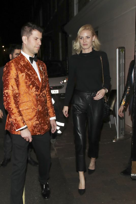 AMANDA HOLDEN and Friends Leaves Annabel