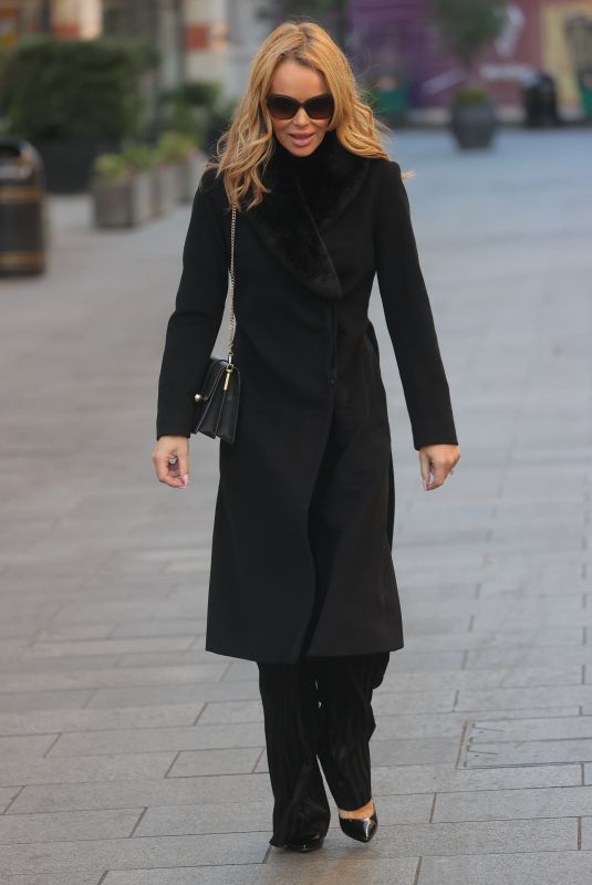 AMANDA HOLDEN Leaves Heart Radio in London 01/31/2022