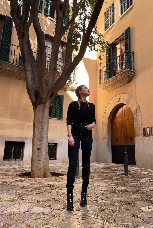 AMBER HEARD – Instagram Photos 01/24/2022