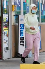 AMBER ROSE at a Gas Station in Los Angeles 01/18/2022