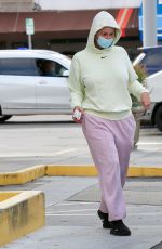 AMBER ROSE at a Gas Station in Los Angeles 01/18/2022