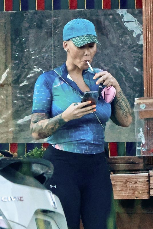 AMBER ROSE Leaves Flavor of India in Studio City 01/20/2022