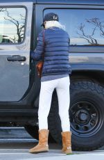 ANNA FARIS Out for Breakfast at Alfred Coffee in Palisades 01/28/2022