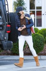 ANNA FARIS Out for Breakfast at Alfred Coffee in Palisades 01/28/2022