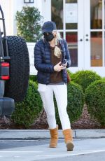 ANNA FARIS Out for Breakfast at Alfred Coffee in Palisades 01/28/2022