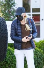 ANNA FARIS Out for Breakfast at Alfred Coffee in Palisades 01/28/2022
