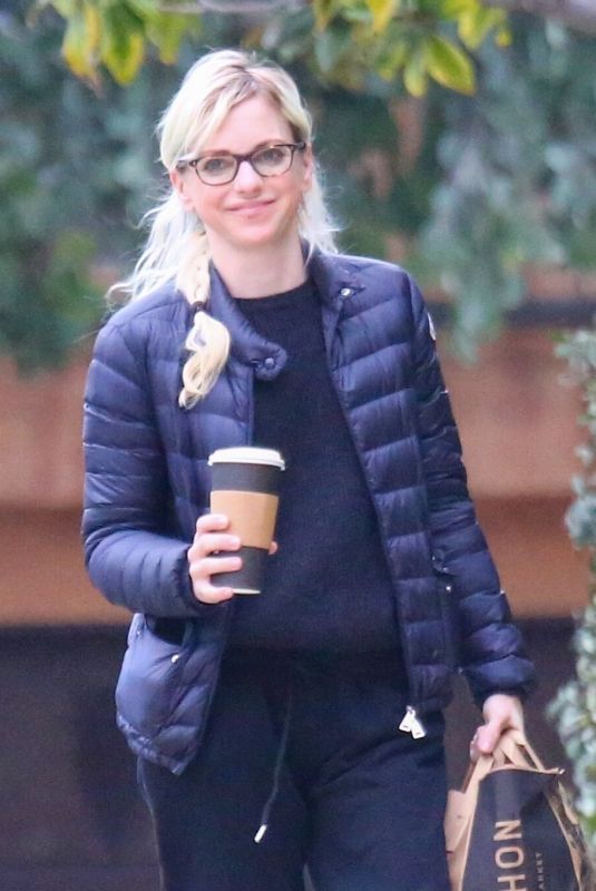 ANNA FARRIS Out and About in Pacific Palisades 01/19/2022