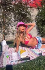 ANNE WINTERS - Instagram Photos 01/16/2022