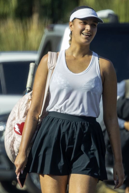 APRIL LOVE GEARY at a Tennis Class in Malibu 01/06/2022