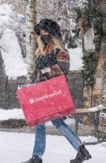 ASHLEE SIMPSON Out and About in Aspen 12/31/2021