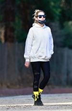 ASHLEY BENSON and G-Eazy at The Oaks Gourmet Market & Cafe in Los Feliz 01/26/2022