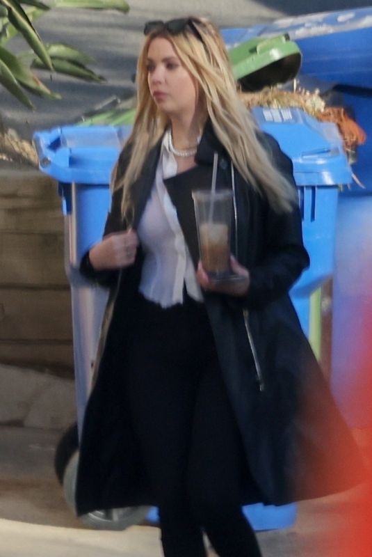 ASHLEY BENSON Arrives at G-Eazy Home in Los Angeles 01/03/2022
