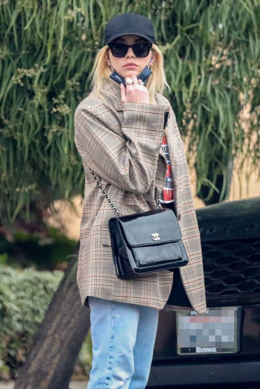 ASHLEY BENSON Out for Lunch at Joan