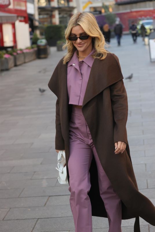 ASHLEY ROBERTS Arrives at Heart Radio in London 01/18/2022