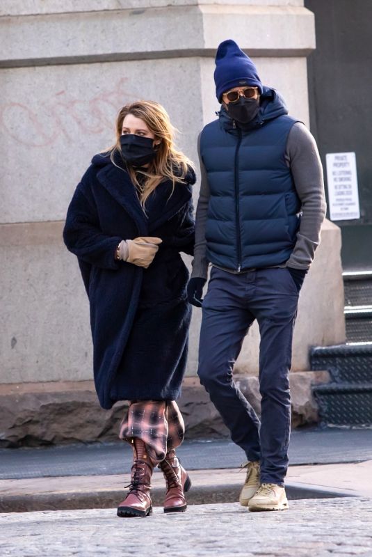 BLAKE LIVELY and  Ryan Reynolds Out in New York 01/18/2022
