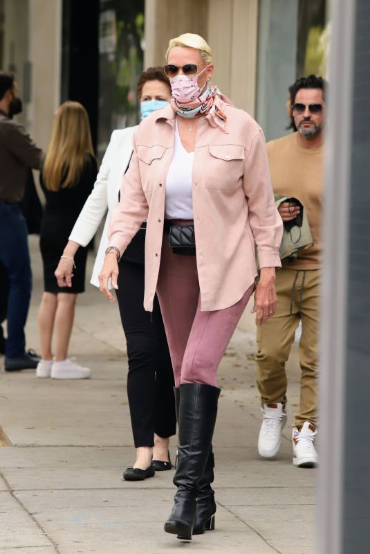 BRIGITTE NIELSN Out with Her Mother at Ivy Restaurant in West Hollywood 01/12/2022