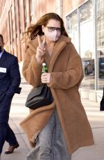 BROOKE SHIELDS Leavesd The Drew Barrymore Show in New York 01/26/2022