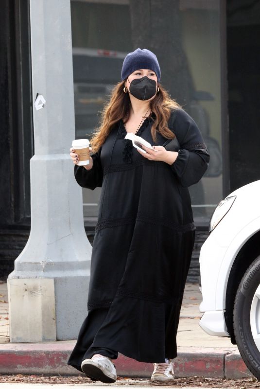 CARNIE WILSON Out for Coffee in Los Angeles 01/19/2022