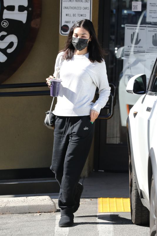 CHANTEL JEFFRIES Out for Morning Juice in West Hollywood 01/26/2022
