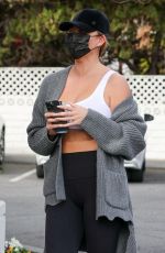 CHRISSY TEIGEN Shopping for Grocery in Beverly Hills 01/28/2022