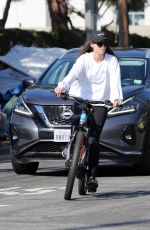 CHRISTINA and Arnold SCHWARZENEGGER Out Riding Bikes in Los Angeles 01/18/2022