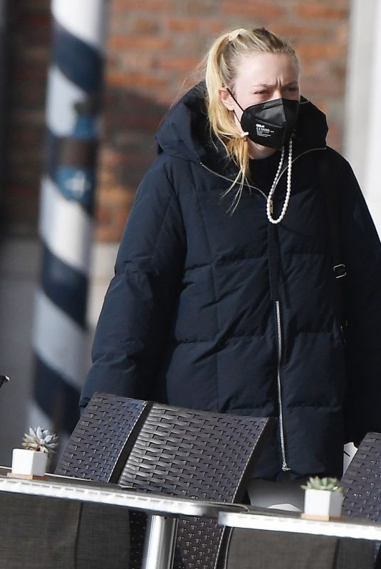 DAKOTA FANNING Heading to a Gym in Venice 01/28/2022