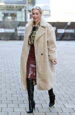 DENISE VAN OUTEN Aarrives at Steph
