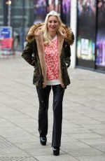 DENISE VAN OUTEN Arrives at Steph