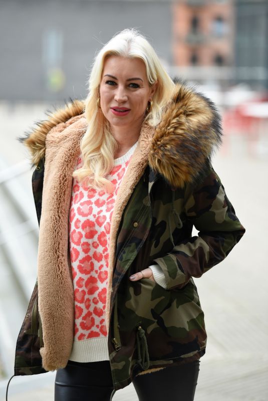 DENISE VAN OUTEN Arrives at Steph