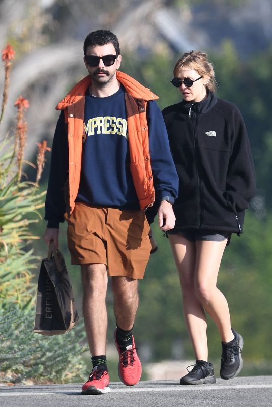 ELIZABETH OLSEN and Robbie Arnett Out in Los Angeles 01/07/2022