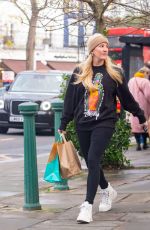 ELLIE GOULDING Out Shopping in London 01/16/2022