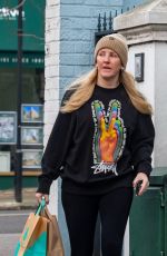 ELLIE GOULDING Out Shopping in London 01/16/2022