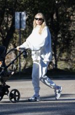 ELSA HOSK Out with Her Daughter in Pasadena 01/16/2022