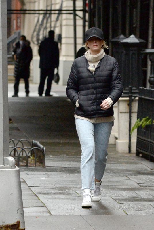 EMILY BLUNT Out and About in New York 01/03/2022
