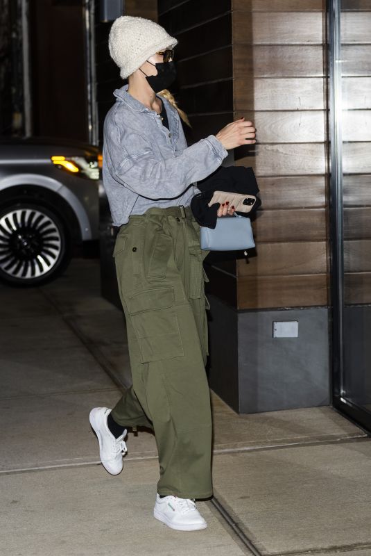 GIGI HADID Out in New York 01/26/2022