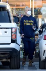 GWEN STEFANI Out and About in Los Angeles 01/22/2022