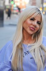 HANNAH ELIZABETH Out After Recent Nose Cosmetic Surgery in Liverpool 01/20/2022