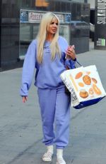 HANNAH ELIZABETH Out After Recent Nose Cosmetic Surgery in Liverpool 01/20/2022