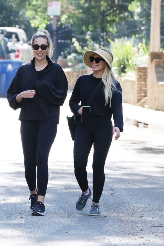 HIARY DUFF Out Hiking with a Friend in Los Angeles 01/26/2022