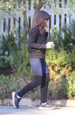 JENNIFER GARNER Out for a Morning Walk in Brentwood 01/06/2022