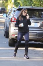 JENNIFER GARNER Out for a Morning Walk in Brentwood 01/06/2022