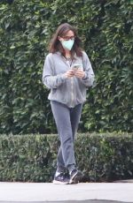 JENNIFER GARNER Out for Morning Walk in Brentwood 01/19/2022