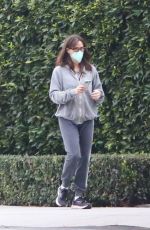 JENNIFER GARNER Out for Morning Walk in Brentwood 01/19/2022