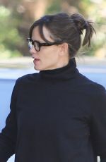 JENNIFER GARNER Out Hiking in Brentwood 01/09/2022