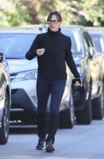 JENNIFER GARNER Out Hiking in Brentwood 01/09/2022